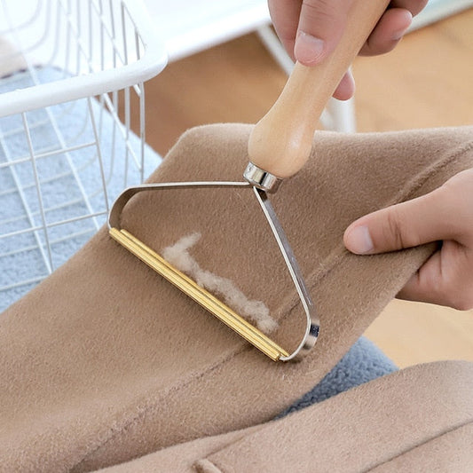 ChicSoleil Portable Lint Remover Clothes Fuzz Fabric Shaver Brush Tool Power-Free Fluff Removing Roller for Sweater Woven Coat